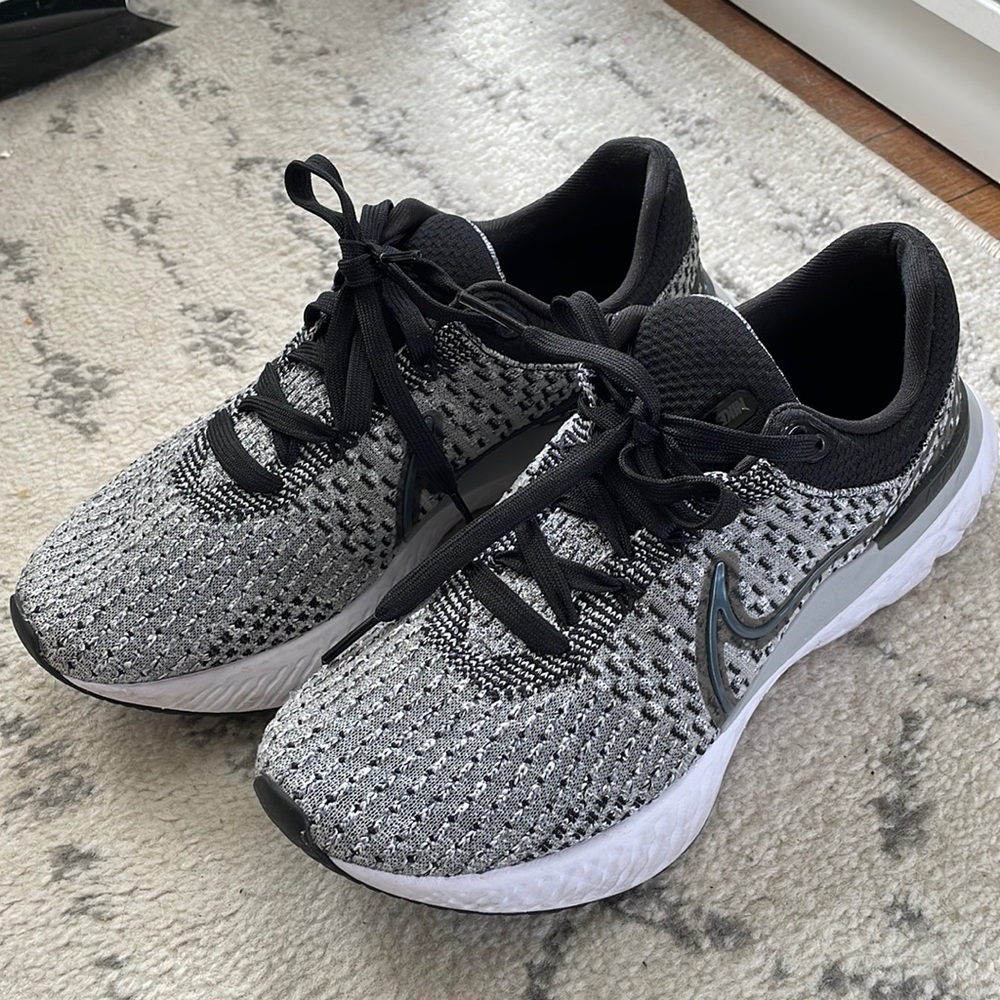 Nike React Flyknit 3 Size 8.5